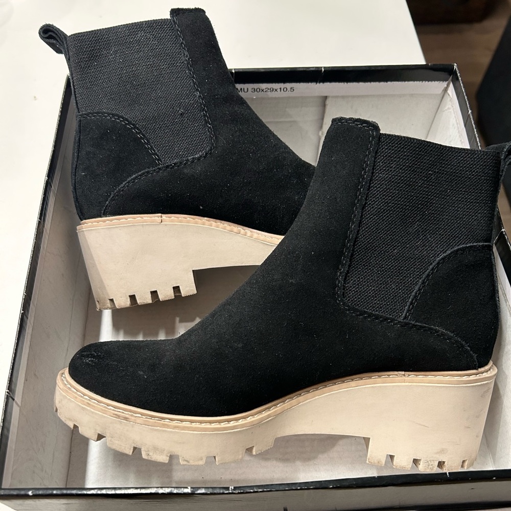 Dolce Vita Haddie suede platform booties size 7